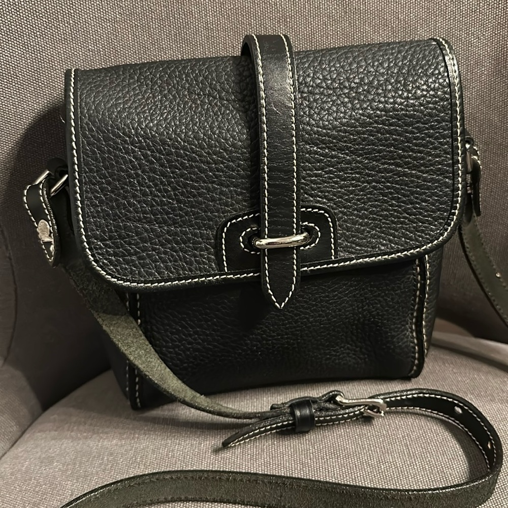 Dooney & Bourke East West flap crossbody bag Vintage Model P191 Authentic
